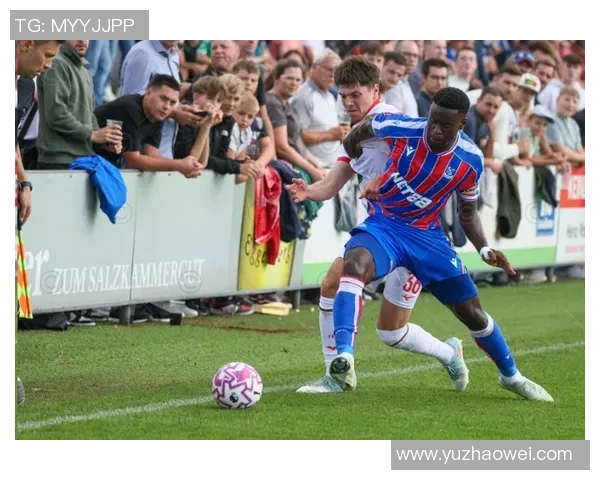 足球小报大奖揭晓 当选球星荣膺年度最佳称号引爆球迷热议